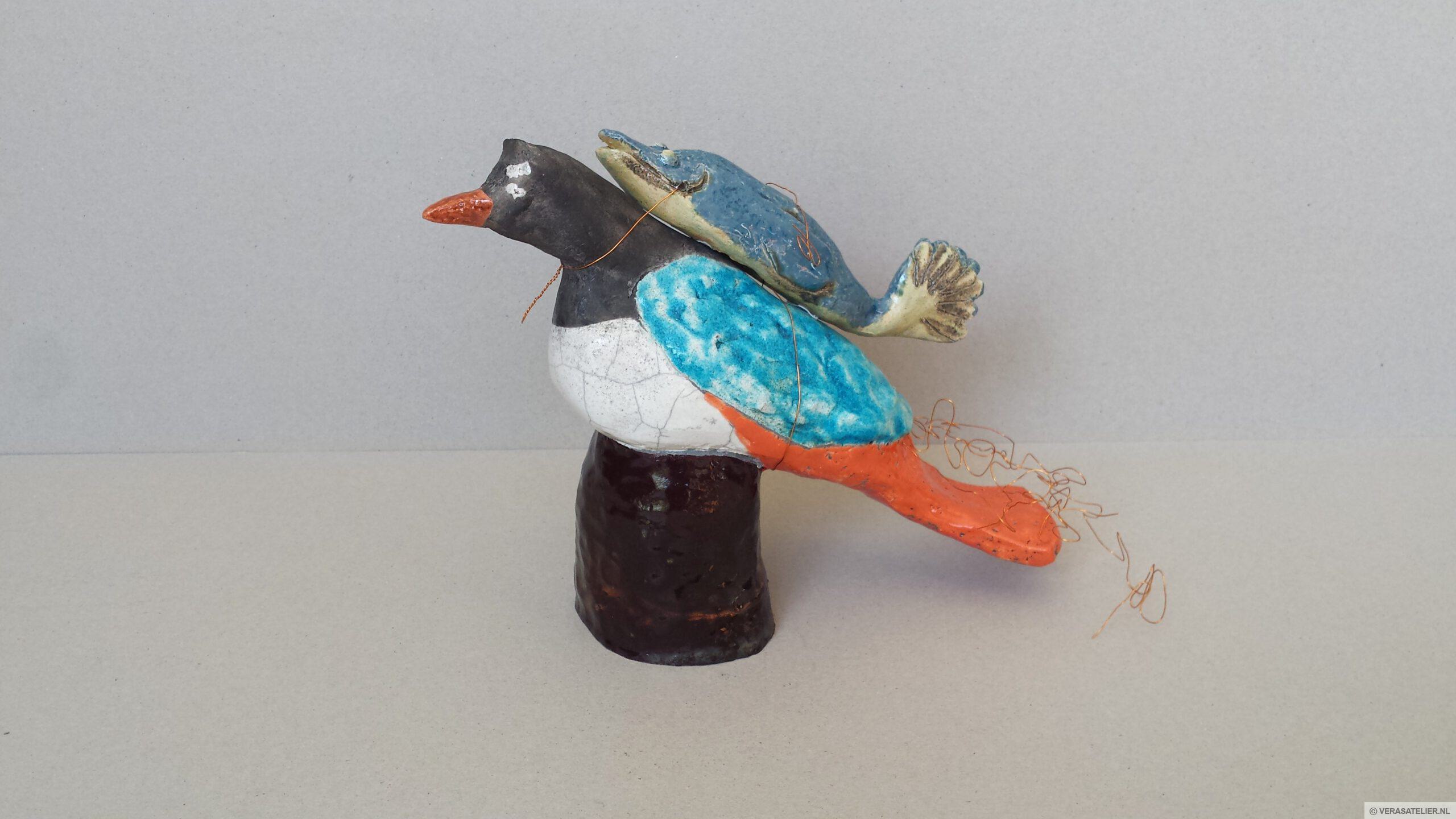 Raku Vogel Samen op Avontuur (Jeroen Bosch inspiratie)